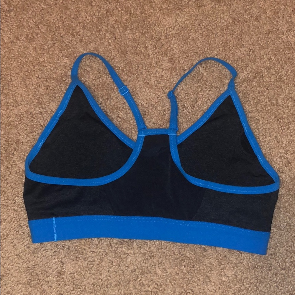 Sports bra - Picture 2 of 3